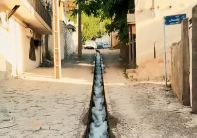 اینجا بالاروچ است