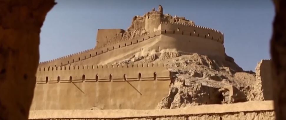 ارگ بم؛ سازه خشتی در حاشیه کویر لوت